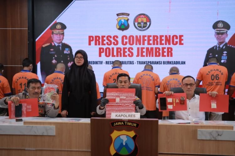 Konferensi pers ungkap kasus peredaran narkoba (dok. Humas Polres Jember)