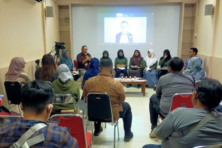 Konferensi pers Pemkot bersama Forum Anak Surabaya (Foto: Jatim Inside)