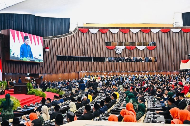Presiden Prabowo Subianto menyampaikan pidato pertamanya usai Pengucapan Sumpah sebagai Presiden RI masa jabatan 2024-2029, di Gedung Nusantara MPR/DPR/DPD, Jakarta, Minggu, 20 Oktober 2024 (Foto: BPMI Setpres)