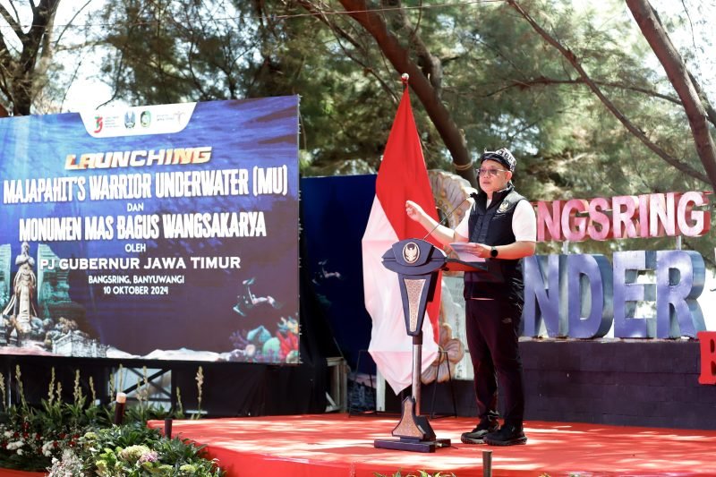 Peluncuran Majapahit’s Warrior Underwater (MU) dan Monumen Mas Bagus Wangsakarya di Pantai Bangsring, Wongsorejo, Banyuwangi, Kamis (10/10/2024). (dok. Pemprov Jatim)