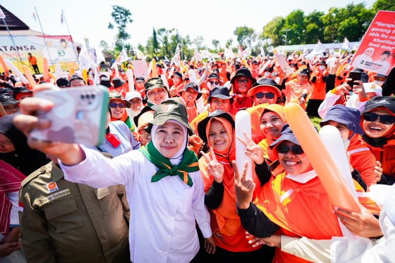 Apel Siaga Latansa untuk Kemenangan Khofifah-Emil yang diselenggarakan oleh DPW PKS Jawa Timur di Glagah Arum Lumajang, Minggu (13/10/2024).
