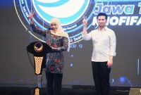 Pasangan calon gubernur dan wakil Gubenur Jawa Timur nomor urut 2, Khofifah Indar Parawansa - Emil Elestianto Dardak (Istimewa)