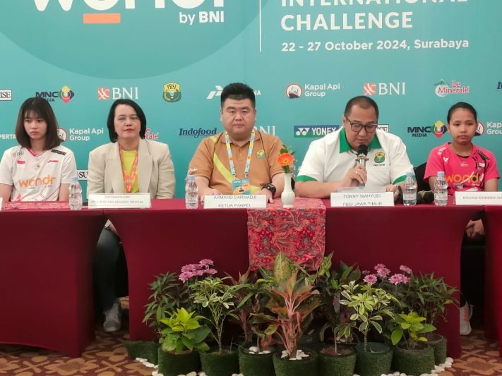 Konferensi pers ajang bulutangkis internasional bertajuk WONDR by BNI Indonesia International Challenge 2024 di Surabaya, Senin (21/10/2024)