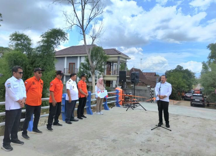 Acara Peresmian Jembatan Doplang di Desa Bajang, Kecamatan Balong, Kabupaten Ponorogo, Rabu (23/10/2024) (dok. BPBD Jatim)