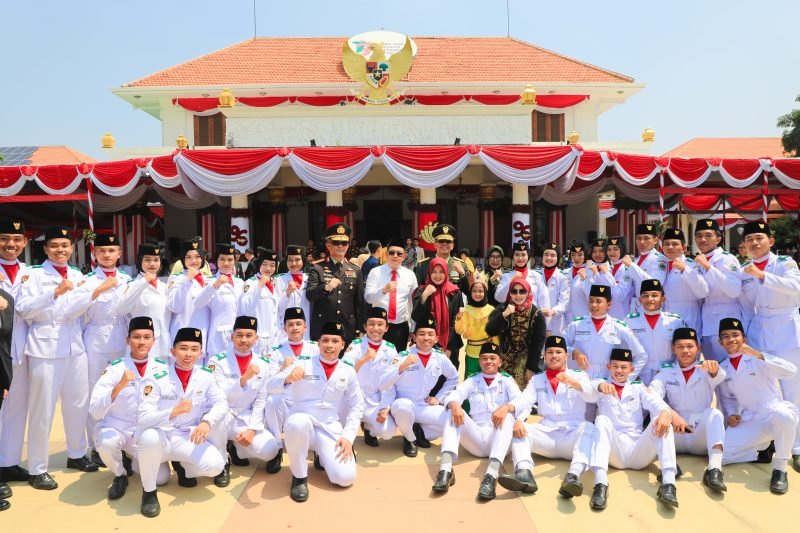 Upacara peringatan Hari Sumpah Pemuda ke-96 di halaman Gedung Negara Grahadi, Surabaya, Senin (28/10/2024) (Pemprov Jatim)
