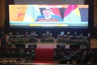Eri Cahyadi saat menjalani ujian doktor terbuka di Gedung ASEEC Tower Kampus B Unair Surabaya, Senin (28/10/2024).