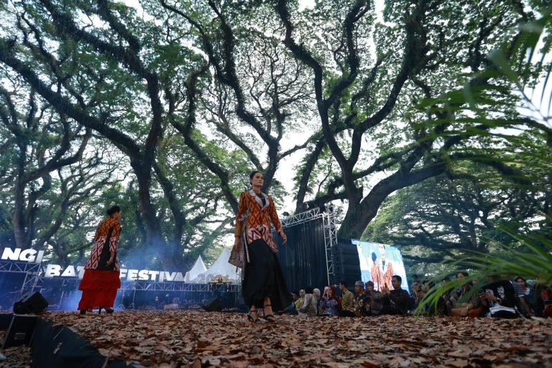 Banyuwangi Batik Festival (BBF) di Hutan De Djawatan, Sabtu (19/10/2024) (dok. Pemkab Banyuwangi)