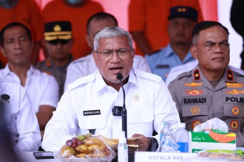Kepala BNN RI Komjen Pol Marthinus Hukom dalam konferensi pers pengungkapan narkotika di Bengkalis, Provinsi Riau, Senin (7/10/2024). (dok. BNN RI)