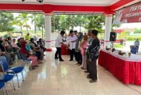 Penyaluran bantuan Beras Sejahtera Daerah (Rastrada) tahap 3 tahun 2024 di wilayah Kecamatan Sukorejo, Rabu, 9 Oktober 2024 (dok. Pemkot Blitar)