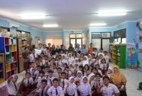 Penyaluran lebih dari 1.000 buku kepada SDN 03 Menteng Jakarta Pusat (dok. Humas KAI Logistik)