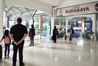 Pemutaran lagu kebangsaan Indonesia Raya di Stasiun Surabaya Gubeng, Minggu (24/11/2024) (dok. Humas KAI)