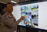 Dirlantas Polda Jatim Kombes Pol Komarudin memberi keterangan kepada awak media di Mapolda Jatim, Kamis (12/12/2024). (S Hadi/Istimewa)