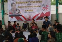 Selain berbagi kebahagiaan, kegiatan ini juga diisi dengan edukasi tentang bahaya narkoba (Foto: Dms/Jatim Inside)