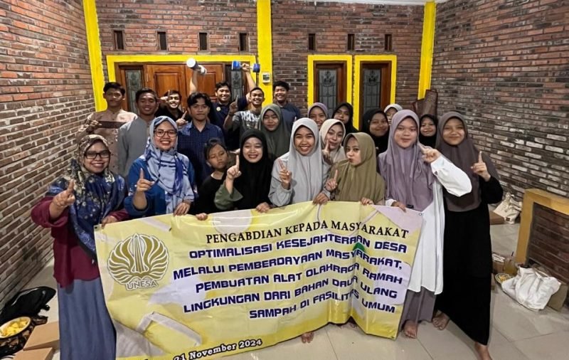 Tim Pengabdian Kepada Masyarakat (PKM), Fakultas Kedokteran (FK) UNESA (Istimewa)