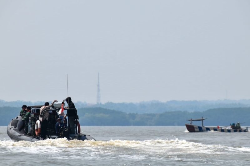 Patroli pesisir pantai Surabaya (dok. BPBD Surabaya)