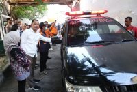 Pemkot Surabaya menyediakan ambulans untuk mengantarkan jenazah hingga ke Pasuruan (dok. Pemkot Surabaya)