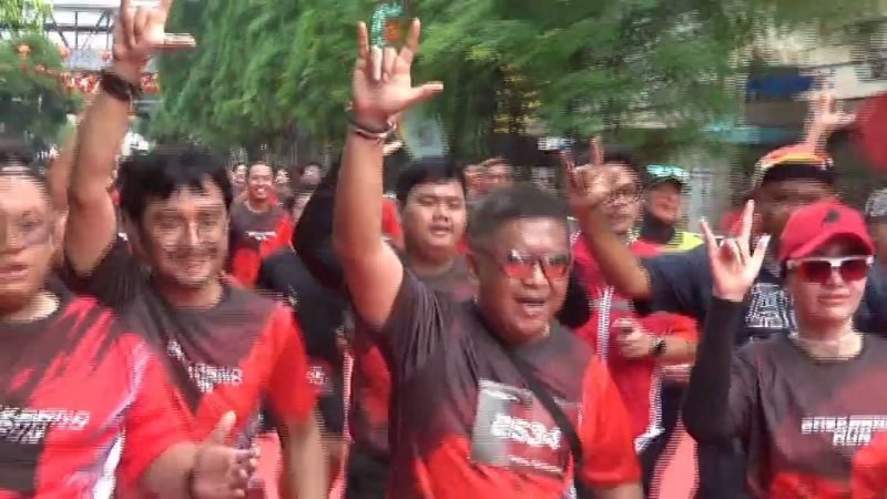 Kegiatan Soekarno Run 2025 sukses digelar di Kota Surabaya pada Minggu (19/1/2025).