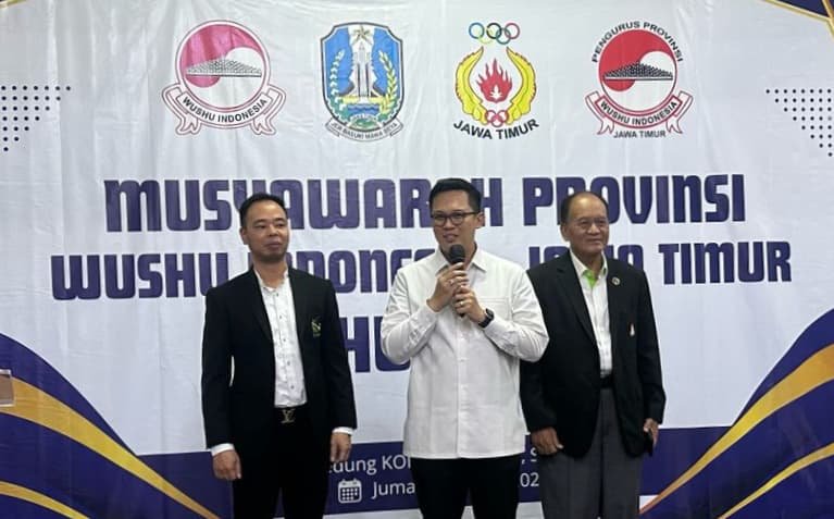 Ketua Pengprov Wushu Indonesia Jawa Timur, H.M. Ali Affandi La Nyalla Mahmud Mattalitti (tengah). Foto: Istimewa