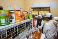 Gubernur Jawa Timur Khofifah Indar Parawansa saat meninjau salah satu Koperasi Merah Putih di Kota Mojokerto, Minggu (20/07/2025) /Foto: Pemkot Mojokerto