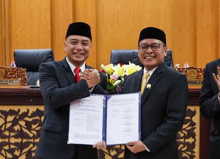 dok. Wali Kota Surabaya, Eri Cahyadi bersama Wakil Ketua DPRD Surabaya, Arif Fathoni (Istimewa)