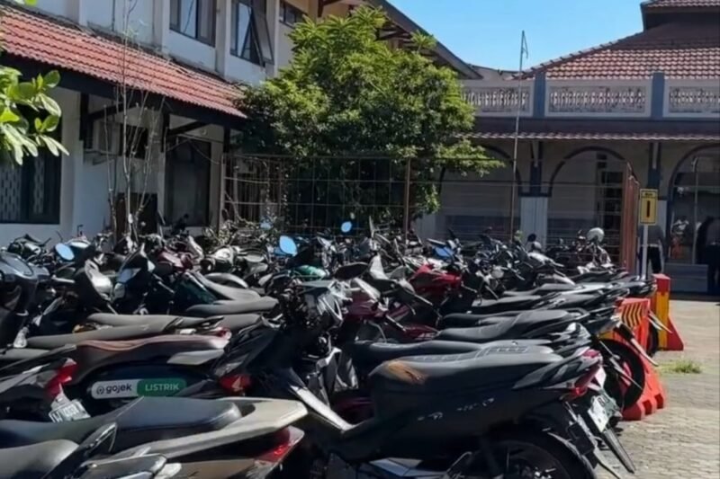 Pengembalian kendaraan berlangsung mulai 1-14 Juli 2026 di Unit Laka Lantas Satlantas Polrestabes Surabaya, Jalan Dukuh Kupang Barat XVI, Kota Surabaya. (Istimewa)