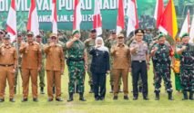 Upacara pembukaan Bakti TNI Angkatan Darat untuk Rakyat Tahun 2026 di Alun-alun Kabupaten Bangkalan, Senin (6/7/2026). Foto: Adpim Jatim