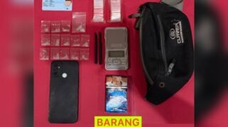 Sejumlah barang bukti yang berhasil diamankan aparat kepolisian dari tersangka. (Foto: dok. Satresnarkoba Polrestabes Surabaya)